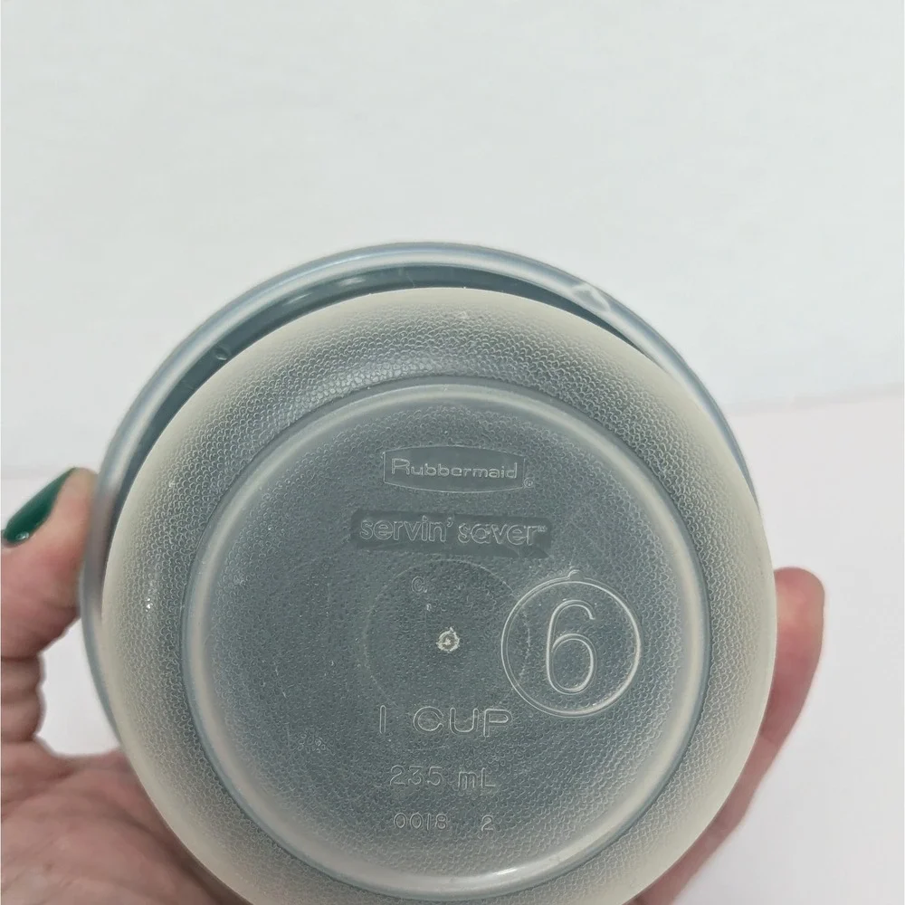 Vtg Rubbermaid Servin' Saver 1 cup Food Storage Container Round (#6) Green Lid